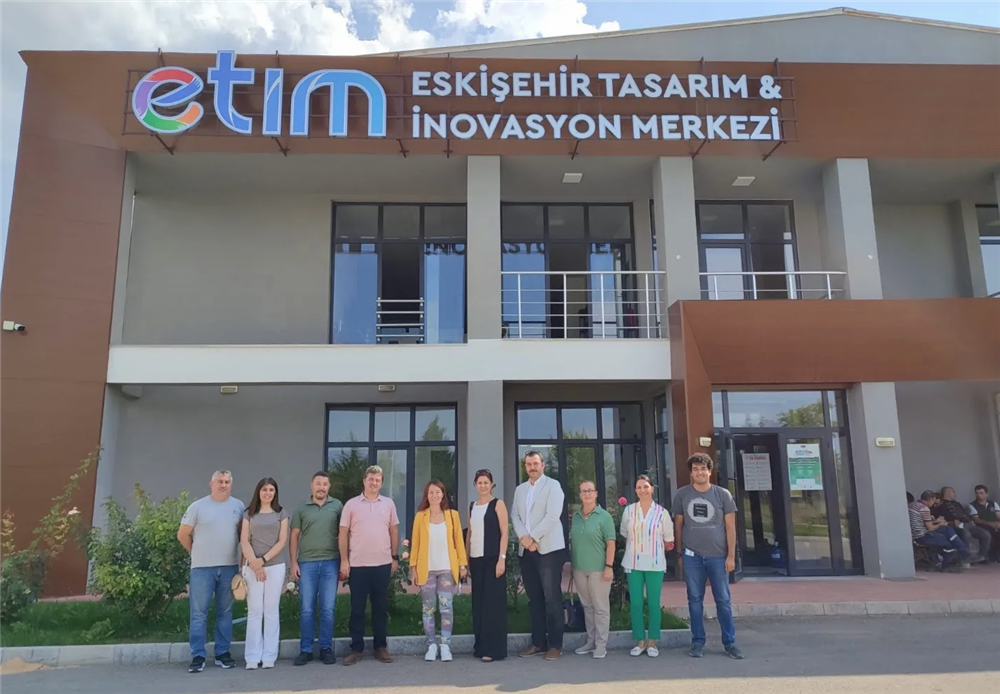 Fen Fakültesi Yönetiminin ATAP A.Ş. ve Eskişehir Tasarım ve İnovasyon Merkezi'ni Ziyareti 