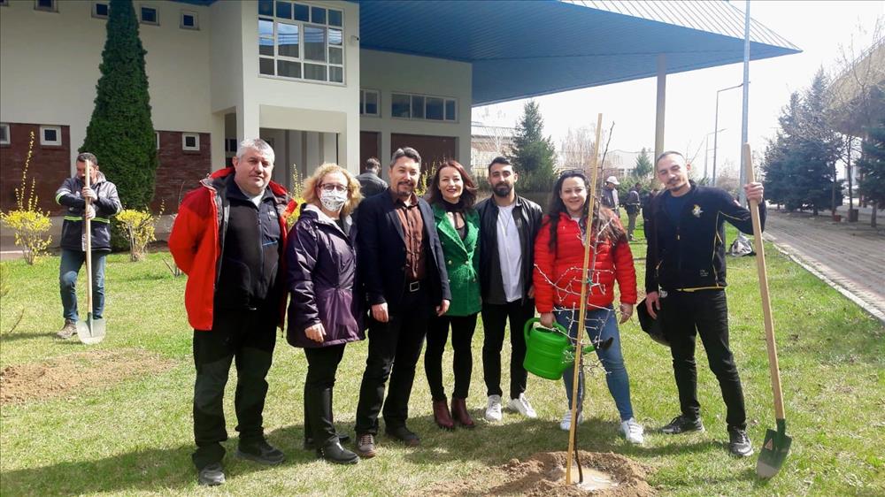 Fen Fakültesi Yarınlara Nefes Olmak İçin Fidan Dikti